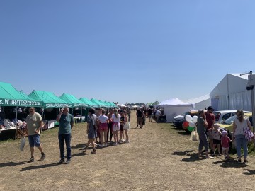 Relacja zdjęciowa z VI krajowych dni pola w Bratoszewicach, 